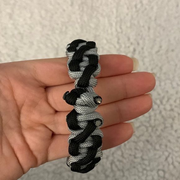 Grey and Black DNA Helix Paracord Bracelet - Picture 6 of 17